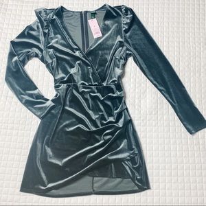 ✨NWT Velvet Sex Dress with Zipper!✨